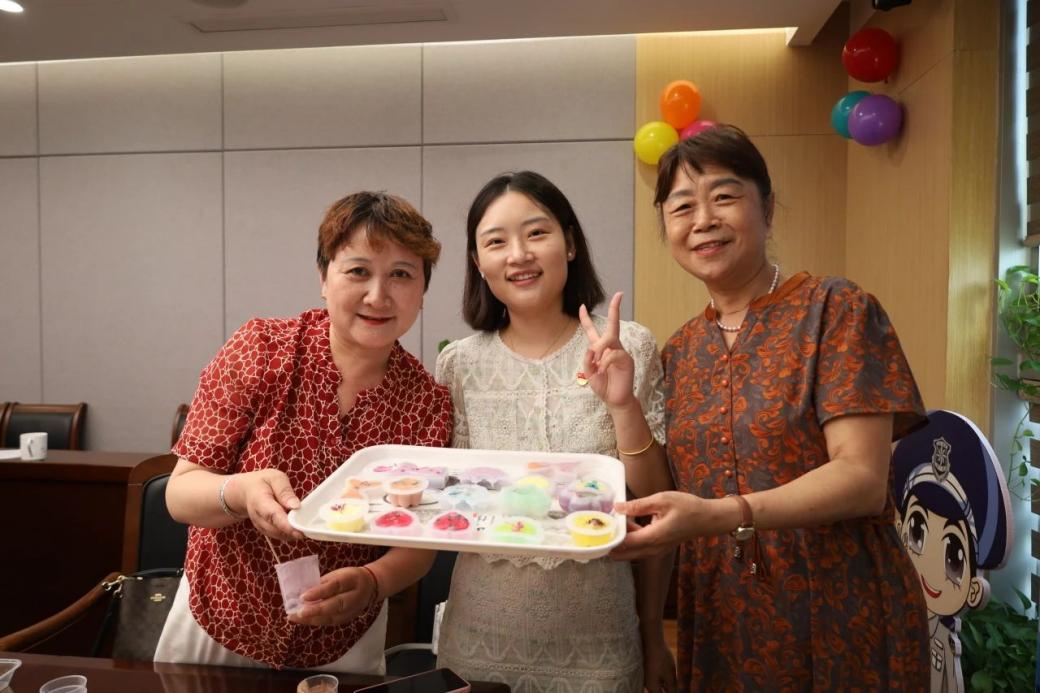 C:/Users/Administrator/Desktop/暖心相伴迎中秋 南京市保安服務有限公司開展“萬人看保安”中秋節系列活動/10.jpg10